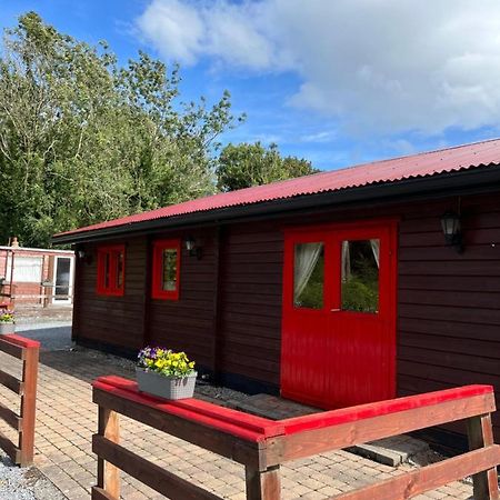 Red Squirrel Lodge Голуэй Экстерьер фото