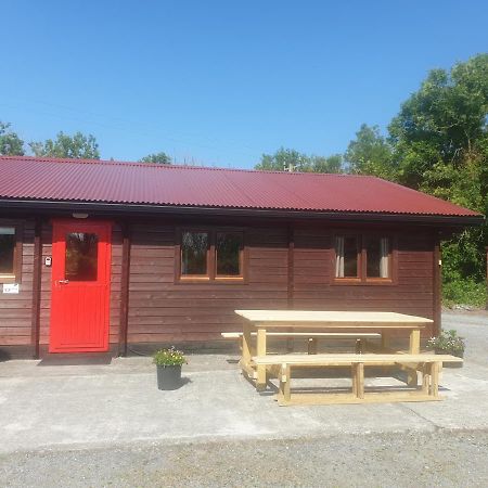 Red Squirrel Lodge Голуэй Экстерьер фото